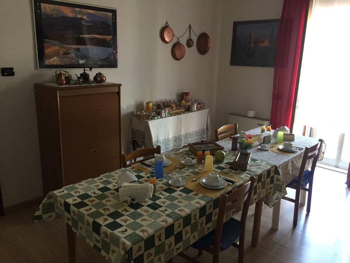 Spagna B&B เวโรนา ภายนอก รูปภาพ